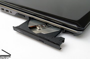 Zur Ausstattung des Asus M70S zählt unter anderem ein Blu-Ray Laufwerk, mit dem das FullHD fähige Display mit entsprechenden Daten gefüttert werden kann.