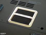 Wichtig dabei: Der an der Unterseite integrierte Subwoofer. Wichtig dabei: Der an der Unterseite integrierte Subwoofer.