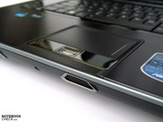 Auch wenn im Praxisbetrieb vermutlich weniger im Einsatz, lasst sich das Touchpad doch ganz angenehm bedienen. Auch wenn im Praxisbetrieb vermutlich weniger im Einsatz, lasst sich das Touchpad doch ganz angenehm bedienen.