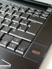 Die optionale Tastaturbeleuchtung ist vor allem beim Einsatz in abgedunkelten Räumen überaus hilfreich.