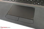 Das Touchpad ist üppig dimensioniert.