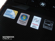 Vier Aufkleber verzieren das Notebook. Als CPU kommt ein Core 2 Duo P7350 mit 2,00 GHz zum Einsatz