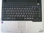 Eine angenehme Tastatur und ein gutes Touchpad charakterisieren das Osiris S607. Eine angenehme Tastatur und ein gutes Touchpad charakterisieren das Osiris S607.