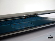 ... das der Hersteller durch zahlreiche interessante Details... Dell Latitude D430 Image