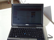 Auch bei direkter Sonneneinstrahlung lässt sich noch gut mit dem leuchtstarken LCD des Latitude D430 arbeiten. Dell Latitude D430 Image