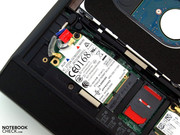 WWAN: SIM Slot unten... WWAN: SIM Slot unten...