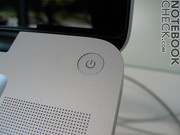 Das einzige Detail, das uns im alten MacBook Pro besser gefallen hat - der Power Button.
