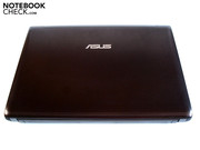 Der Displaydeckel ist mit einer netten Textur versehen