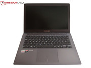 Das VivoBook U38DT ist aus Aluminium gefertigt.
