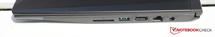 rechte Seite: Kartenleser, USB 3.0, HDMI, RJ45-LAN, Strom