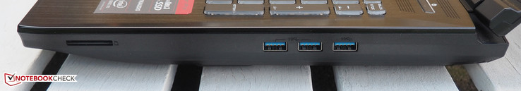 rechte Seite: Kartenleser, 3x USB 3.0