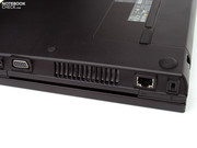 Das Touchpad lässt sich grundsätzlich gut bedienen, lediglich die Tasten sind etwas zu tief im Gehäuse positioniert.