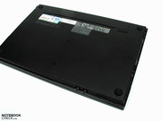 Beim Display bietet Dell zwei mögliche Varianten an. Entweder ein HD-Panel mit einer Auflösung von 1366x768 Pixel,...