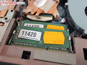 Zwei weitere RAM-Bänke liegen in Prozessornähe.