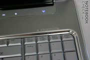 Die Lautsprecher sind oberhalb der Tastatur und ... Die Lautsprecher sind oberhalb der Tastatur und ...