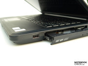 Der dritte USB-Anschluss befindet sich ganz vorne an der rechten Seite,...