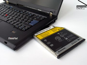 Allen gemein ist jedoch der Ultrabay Laufwerksschacht, über den das Notebook alternativ auch mit einem Zusatzakku oder einer 2. Festplatte ausgestattet werden kann.
