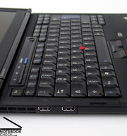 Auch bei der Tastatur trifft man auf das bekannte Thinkpad Layout, mit all seinen Eigenheiten.