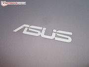 Asus punktet mit einer exzellenten Verarbeitung.