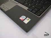 Im Innenraum werkelt ein besonders genügsamer Vertreter der Core 2 Duo Prozessorserie von Intel. Windows XP dient unserem Testnotebook als Betriebssystem. Dell Latitude D430 Image