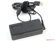 Das Netzteil hat eine Nennleistung von 65 Watt.