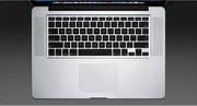 DAS Highlight ist jedoch das neue Trackpad aus geätzem Glas. Es hat hervorragende Gleiteigenschaften und ist mit zahlreichen Multitouch Features ausgestattet.