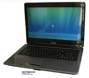 Das Asus F70SL unterscheidet sich vom Äußeren her nicht sehr von anderen Geräten seiner Klasse. Das Asus F70SL unterscheidet sich vom Äußeren her nicht sehr von anderen Geräten seiner Klasse.