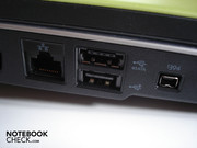 Des Weiteren warten auf der linken Seite RJ-45 Gigabit-Lan, eine eSATA/USB 2.0-Combo, USB 2.0 und Firewire