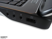 Einer der vier USB-Ports kann gleichzeitig mit eSATA umgehen.