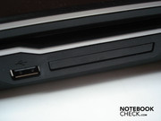 USB 2.0 und Einschub für 54mm Express Cards auf der rechten Seite
