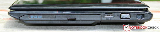 Rechte Seite: DVD-Brenner, USB 2.0, VGA, GBit-LAN