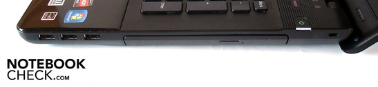 Rechte Seite: 3x USB 2.0, optisches Laufwerk, Kensington Lock