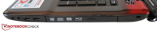 rechte Seite: 2x Sound, 2x USB 2.0, Blu-ray-Laufwerk, Kensington Lock