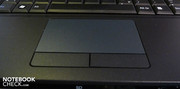 Auch das Touchpad lässt sich gut bedienen, lediglich die Scrollfunktion ist etwas zickig.