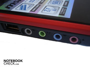 1x USB 2.0 und 4x Sound auf der rechten Seite (Line-Out, Kopfhörer-Ausgang, Line-In, Mikrofon-Eingang) 1x USB 2.0 und 4x Sound auf der rechten Seite (Line-Out, Kopfhörer-Ausgang, Line-In, Mikrofon-Eingang)
