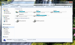 Während XP noch mit etwa 8 GByte Festplattenplatz auskommt, sind es bei Windows 7 schon 18 GByte und bei Windows Vista sehr hohe 23 GByte