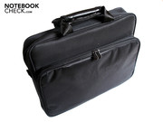 Zudem lag eine schwarze Notebooktasche im Karton Zudem lag eine schwarze Notebooktasche im Karton