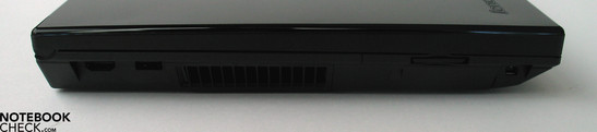 Linke Seite: HDMI Port, USB 2.0, SD Cardreader, Firewire Linke Seite: HDMI Port, USB 2.0, SD Cardreader, Firewire