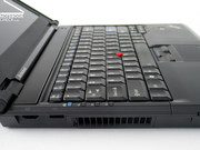 Bei der Tastatur kommt eine zu den beiden größeren SL-Modellen identische Einheit zur Anwendung. Bei der Tastatur kommt eine zu den beiden größeren SL-Modellen identische Einheit zur Anwendung.