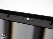 Mit Hilfe der integrierten Webcam und aktivierter Breitband Option ist das Notebook auch fit für mobile Videokonferenzen. Mit Hilfe der integrierten Webcam und aktivierter Breitband Option ist das Notebook auch fit für mobile Videokonferenzen.