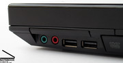 Mit insgesamt vier USB 2.0 Ports, Firewire Anschluss und HDMI Port kann sich die Anschlussausstattung des SL500 durchaus sehen lassen.