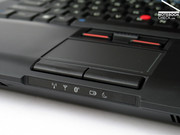 Während sich die Tastatur doch teils deutlich durchbiegen lies, zeigten das Touchpad und der Trackpoint gewohnte Thinkpad Qualität.