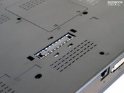 Mit dabei ist allerdings auch ein Docking-Port an der Unterseite des Gerätes. Mit dabei ist allerdings auch ein Docking-Port an der Unterseite des Gerätes.