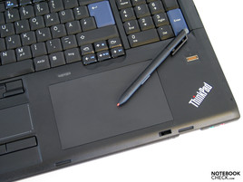 und integriertes Wacom Tablett und integriertes Wacom Tablett