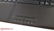Dem Touchpad fehlt es an guten Gleiteigenschaften. Dem Touchpad fehlt es an guten Gleiteigenschaften.