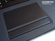 Das glatte Touchpad ist angenehm groß.