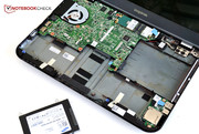 Unter dem Akku befindet sich die SSD.