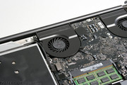 Die verbauten zwei Lüfter für CPU und Grafikkarte arbeiten ohne Last und bei normaler Anwendung praktisch lautlos.