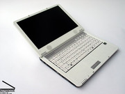 Beim Znote 6324W einigte man sich bei Zepto auf ein weißes Outfit welches eine gedankliche Nähe zu den eleganten MacBooks herstellt.