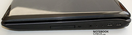 Rechte Seite: ExpressCard, WiFi-Schalter, Audio Schnittstellen, 2x USB Rechte Seite: ExpressCard, WiFi-Schalter, Audio Schnittstellen, 2x USB